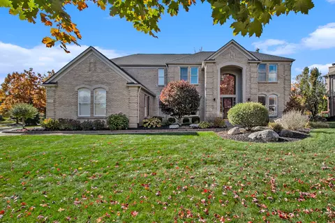 17301 Oak Hill Dr, Northville, MI 48168