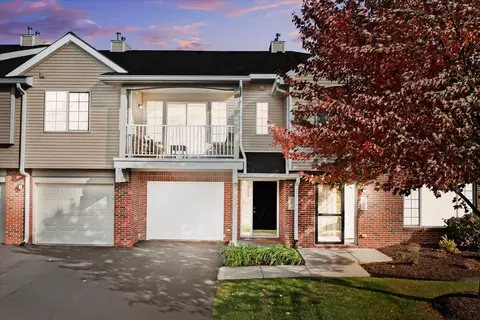 22076 Fairlane Blvd, Woodhaven, MI 48183