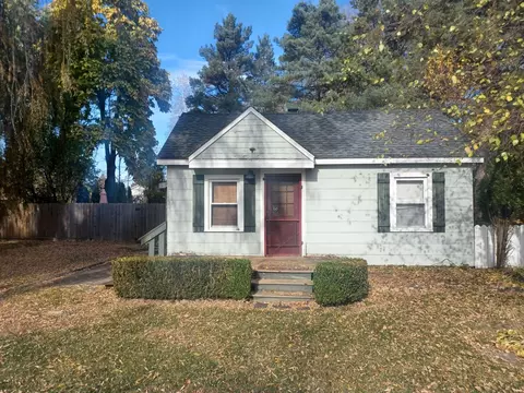 7109 Cedar Rd, Worth, MI 48450