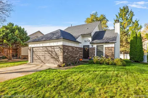 1638 Hanley Crt Ct, Birmingham, MI 48009