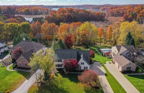 3633 Lakewood Shores Dr, Genoa, MI 48843
