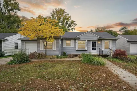 23241 Lilac St, Farmington, MI 48336