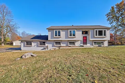 1600 Dunwoodie St, Brandon, MI 48462