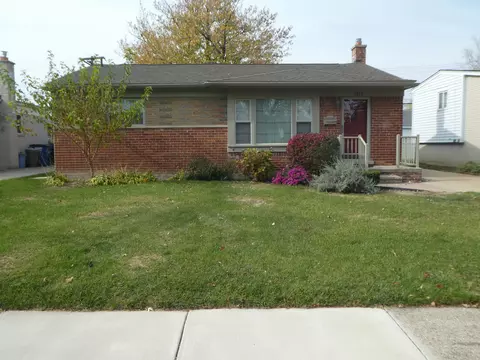8435 Ingram St, Westland, MI 48185