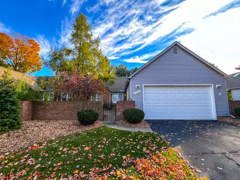 23013 Farmington Rd, Farmington, MI 48336
