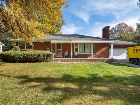 39280 Memory Ln, Harrison, MI 48045
