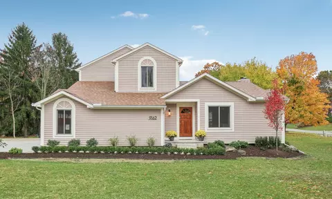 9162 Blueberry Hill Crt Ct, Howell, MI 48843