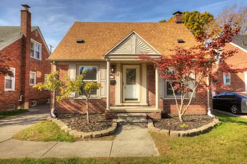 1537 Robindale Ave, Dearborn, MI 48128