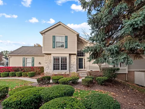 535 Newburne Pointe, Bloomfield Hills, MI 48304