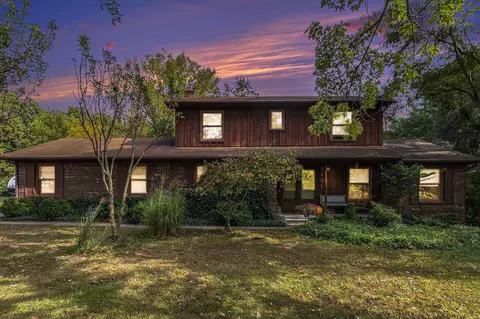 5431 Greenfield Rd, Brighton, MI 48114