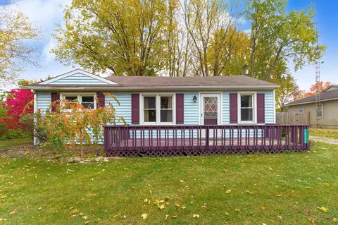 16495 Jennings Rd, Fenton, MI 48430