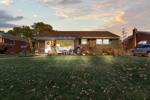 35440 W Chicago St, Livonia, MI 48150