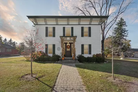 92 South St, Ortonville, MI 48462