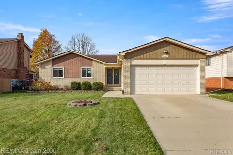 51547 Salvatori Dr, Chesterfield, MI 48047