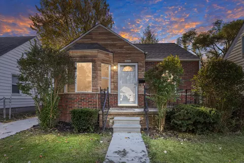 20032 Kenosha St, Harper Woods, MI 48225