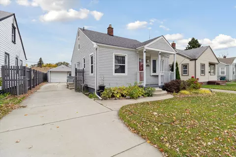 360 Hamata Ave, Hazel Park, MI 48030