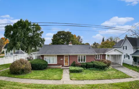 103 W Henry St, Flushing, MI 48433