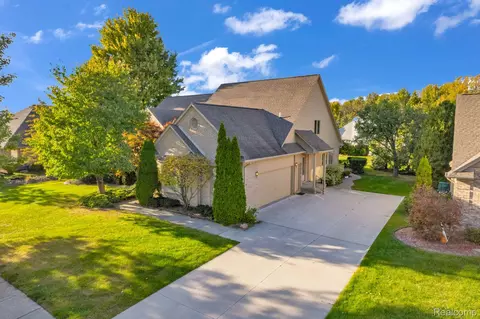 4361 Chablis Dr, Sterling Heights, MI 48314