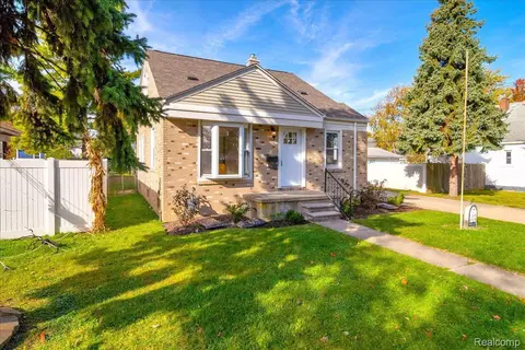 3518 16th St, Wyandotte, MI 48192
