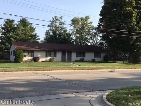 330 And 332 Garden Ln, Fowlerville, MI 48836