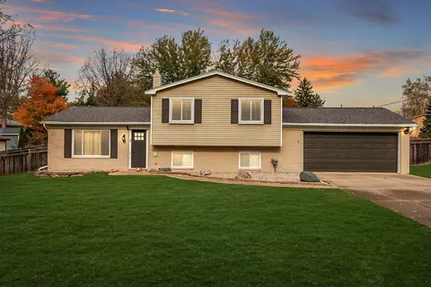 2055 Willot Rd, Auburn Hills, MI 48326