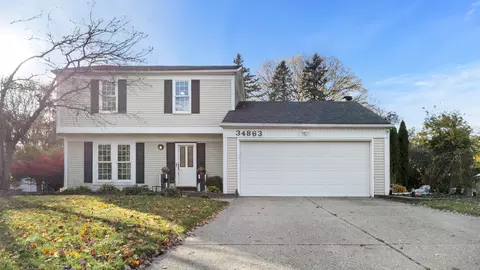 34863 Bunker Hill Dr, Farmington Hills, MI 48331