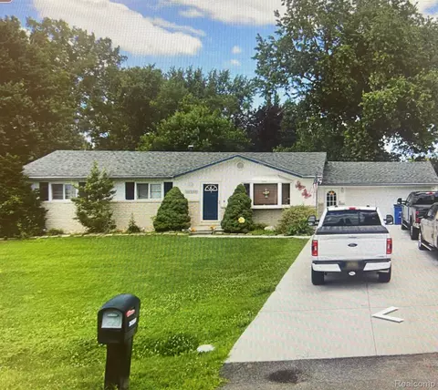 34266 Marquette St, Westland, MI 48185