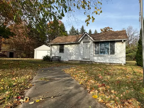1605 S Hughes Rd, Genoa, MI 48114