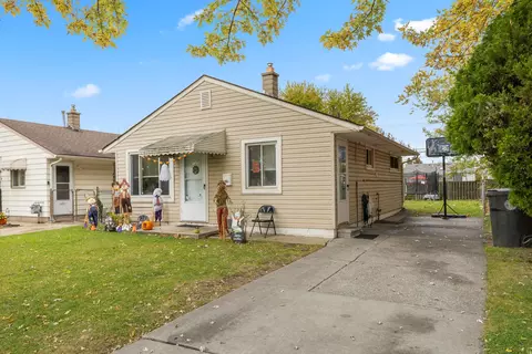 2774 Margaret St, Melvindale, MI 48122