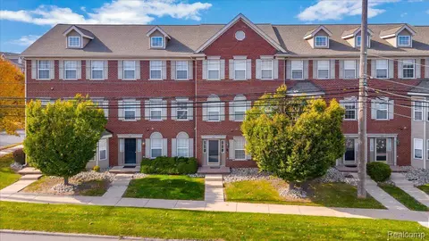 10830 Pardee Rd, Taylor, MI 48180
