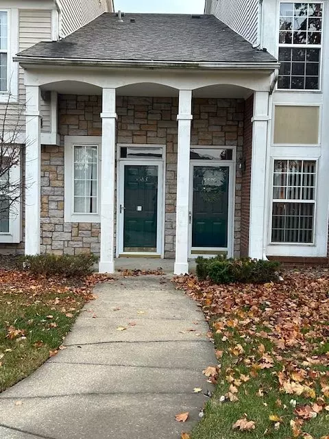 5579 Pine Aires Dr, Sterling Heights, MI 48314