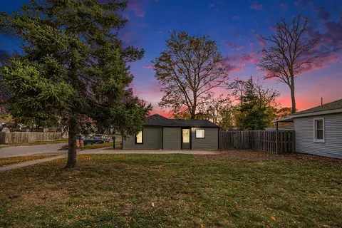 995 Boston Ave, Waterford, MI 48328