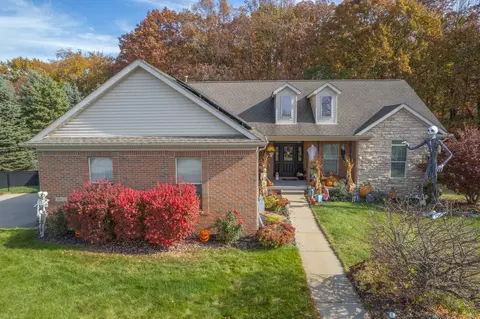 10525 Pine Tree Ln, Goodrich, MI 48438