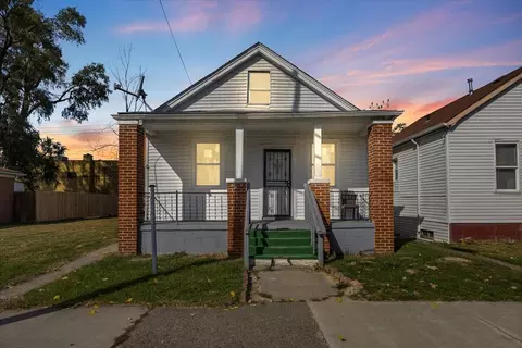 5089 Yemans St, Hamtramck, MI 48212