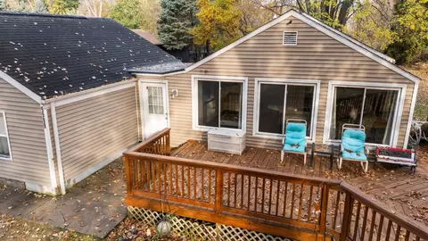 9999 Dort St, Green Oak, MI 48189