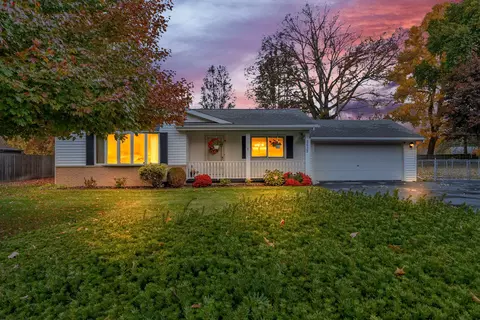 2632 Grace Rd, Fort Gratiot, MI 48059