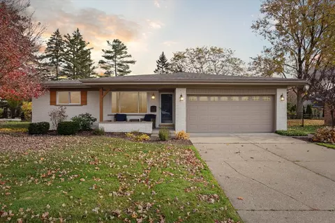 17830 Fairway St, Livonia, MI 48152