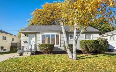 29541 Rosemont St, Roseville, MI 48066