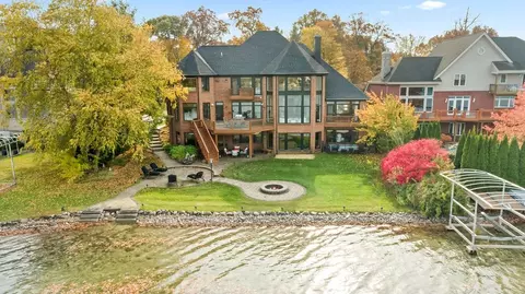 8579 Pine Cove Dr, Commerce, MI 48382