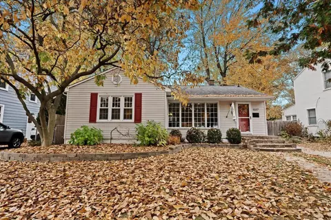 1037 Fernwood Rd, Royal Oak, MI 48067
