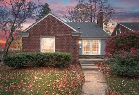 2090 Bradford Rd, Birmingham, MI 48009