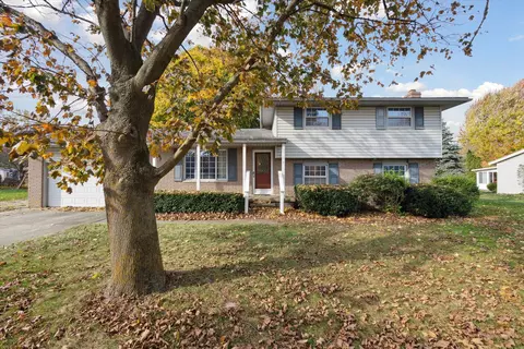 25725 Napier Rd, Lyon, MI 48178