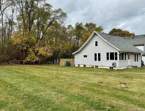 9145 Main St, Northfield, MI 48189