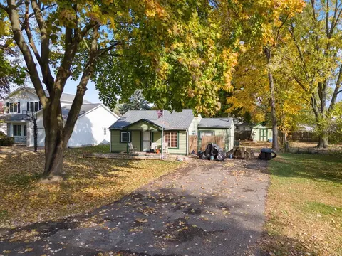 2745 Weaverton, Rochester Hills, MI 48307