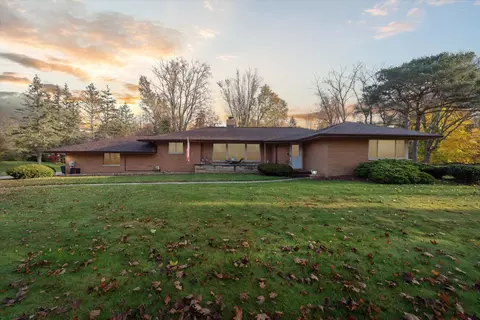 1478 Kra Nur Dr, Burton, MI 48509