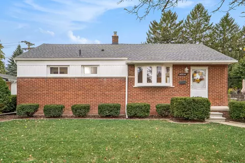 36838 Angeline Cir, Livonia, MI 48150