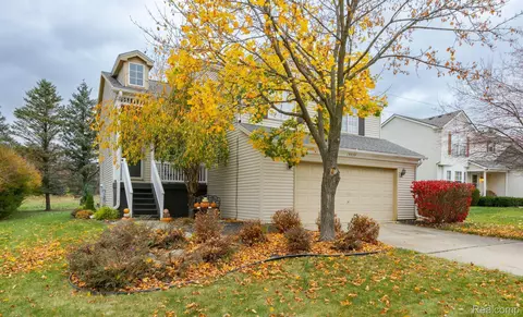 5025 Spring Meadow Dr, Independence, MI 48348