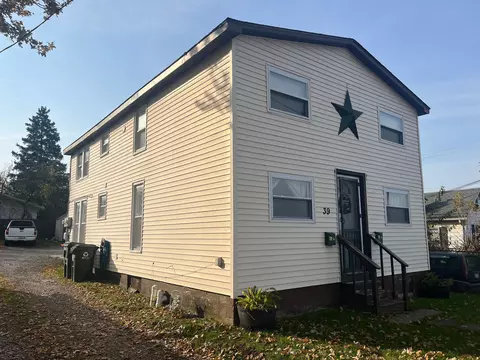 39 Heights Rd, Orion, MI 48362