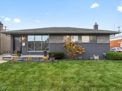 28800 Grant St, Saint Clair Shores, MI 48081