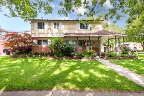 33216 Cheryl St, Clinton Township, MI 48035